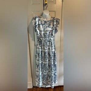 EUC Blue and White Maxi Dress Tag Removed Polyester Size: Large